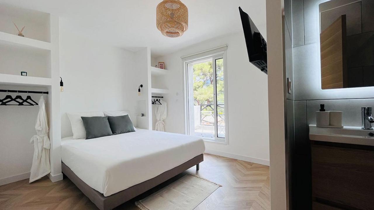 Villa Holistika : Bed And Breakfast / Pool / Air Conditioning/ Mont Faron 툴롱 외부 사진