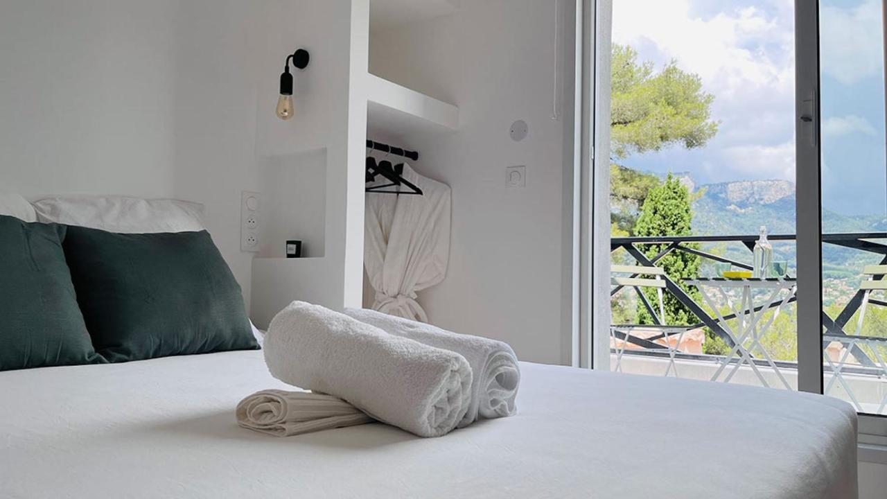 Villa Holistika : Bed And Breakfast / Pool / Air Conditioning/ Mont Faron 툴롱 외부 사진